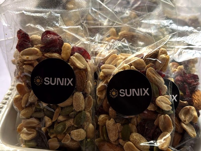 Bolsas de frutos secos con sticker SUNIX